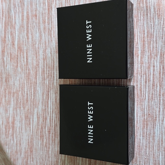 NINE WEST BRAND WOMEN'S FASHION JEWELRY BUNDLE OF 2 STRETCH BRACELETS - Picture 8 of 15